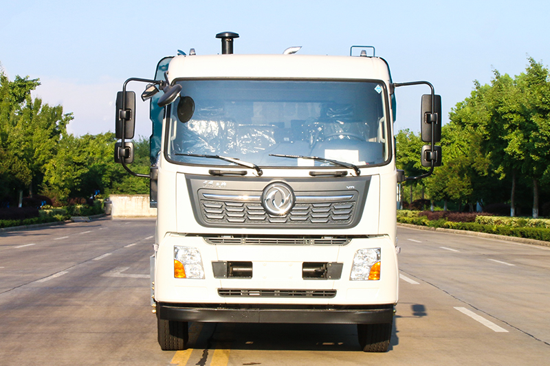 東風天錦吸塵車(chē)（選裝後置滾刷 3水7塵）（2水7塵）